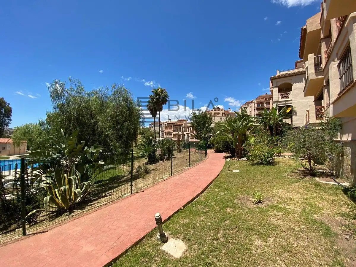 Vista exterior de Casa adosada en venda en Mijas amb Traster, Piscina i Piscina comunitària