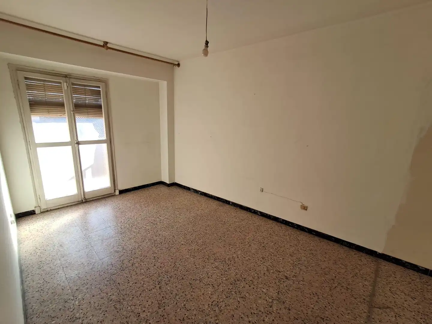 Piso con terraza en venta en Instituts - Universitat, imagen 2