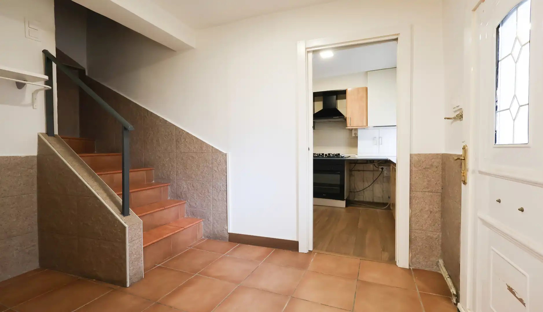 Einfamilien-Reihenhaus zum Verkauf in Moraleja de Enmedio mit Terrasse und Balkon
