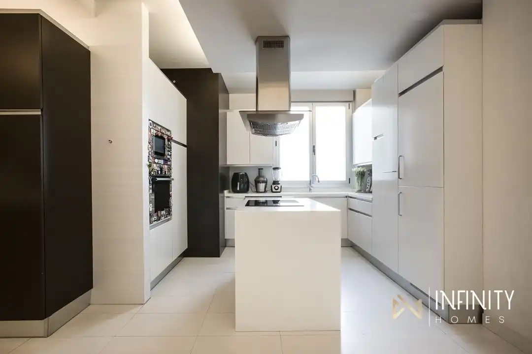 Cocina de Piso de alquiler en Bilbao  con Calefacción, Terraza y Horno