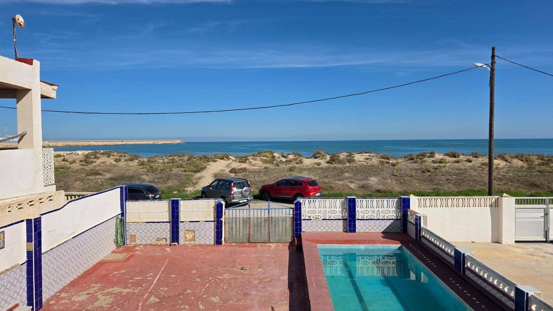 Exterior view of House or chalet for sale in Gandia  with Private garden and Community pool