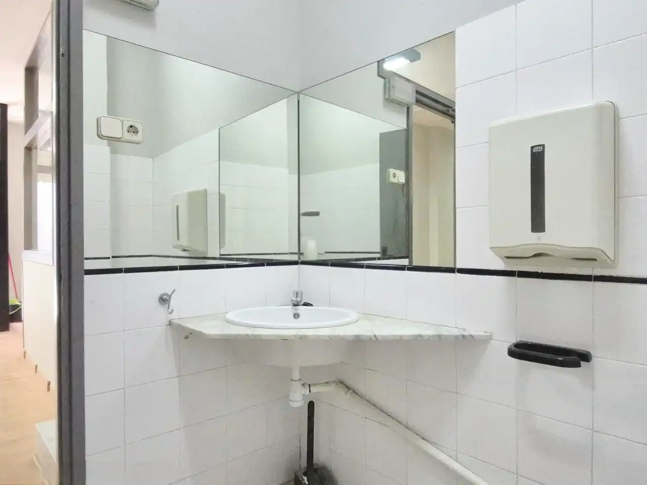 Badezimmer von Erdgeschoss zum Verkauf in Terrassa mit Klimaanlage, Heizung und Parkett
