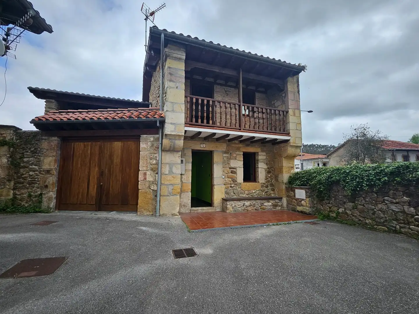 Exterior view of Houses for sale in Mazcuerras  with Private garden