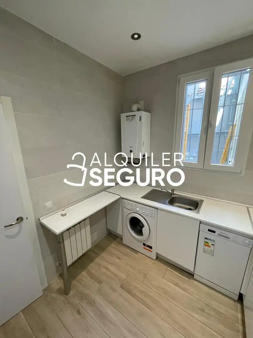Cocina de Piso de alquiler en Madrid con Calefacción