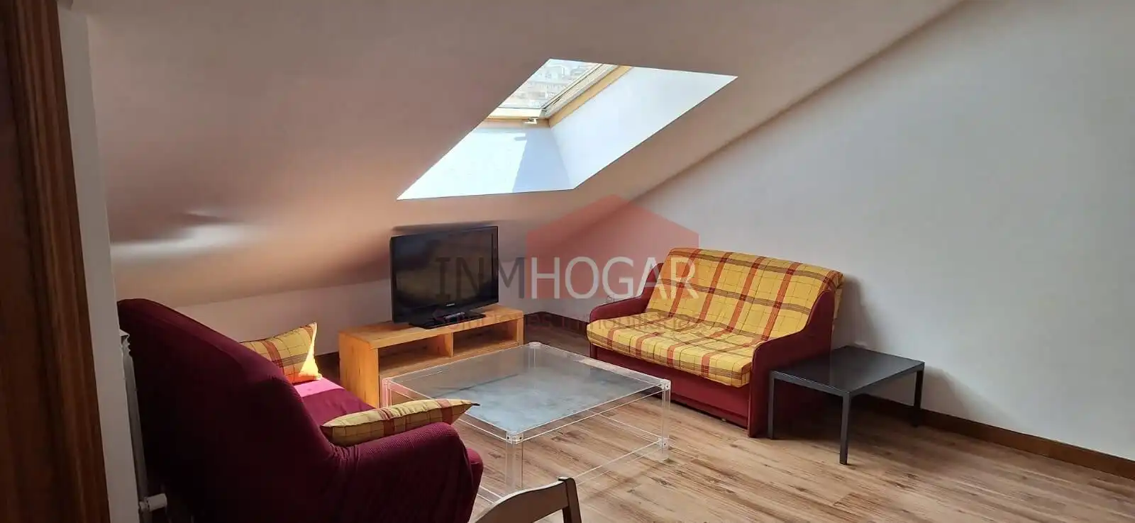 Sala d'estar de Pis de lloguer en Ávila amb Calefacció i Moblat