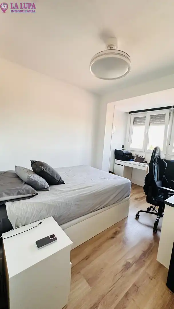 Bedroom of Flat for sale in Madrid  with Air Conditioner, Heating and Private garden