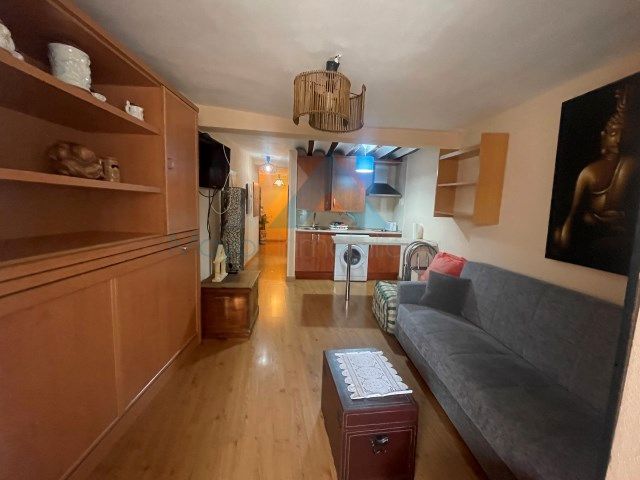 Vista exterior de Estudi en venda en Alcalá de Henares amb Aire condicionat, Calefacció i Parquet