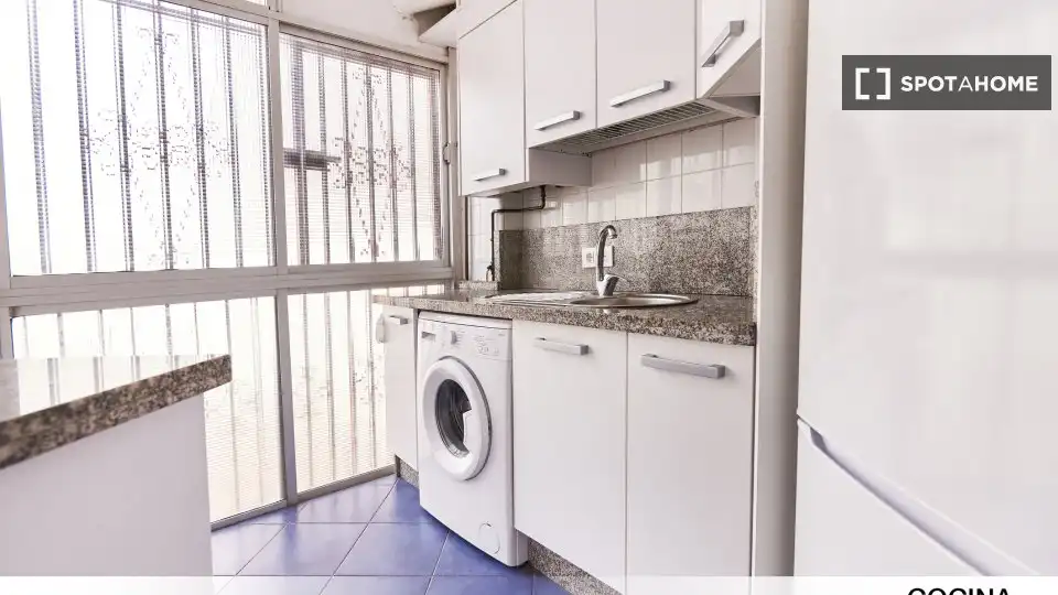 Kitchen of Flat for rent in Sevilla  with Air Conditioner, Heating and Furnished