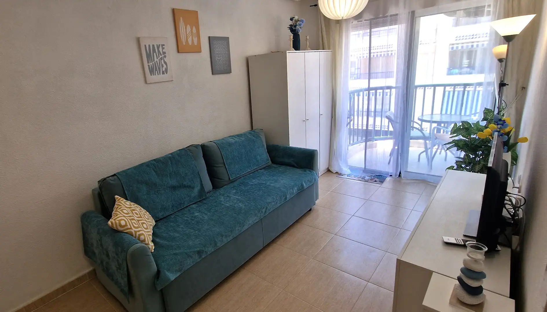 Sala d'estar de Apartament de lloguer en Guardamar del Segura amb Aire condicionat, Calefacció i Moblat