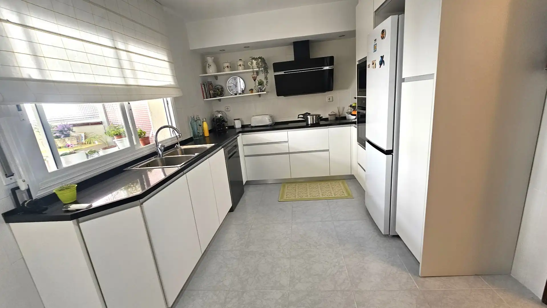 Cocina de Casa o chalet en venta en Sabadell con Aire acondicionado, Calefacción y Terraza