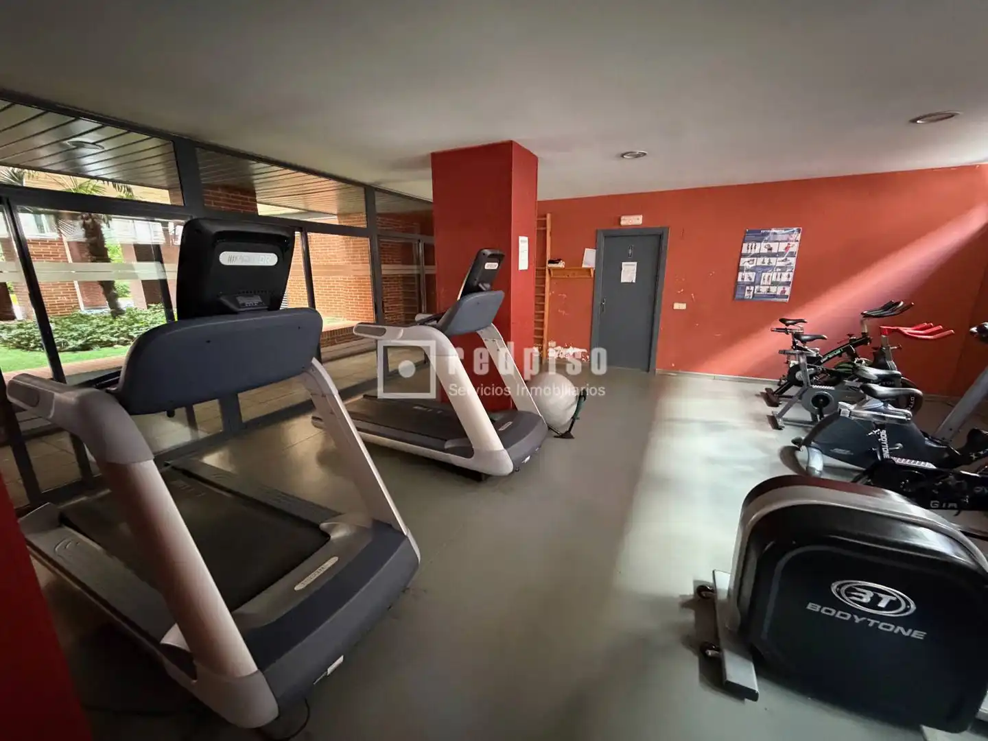 Flat for sale in Madrid  with Air Conditioner, Heating and Private garden