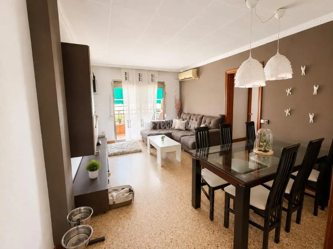 Sala d'estar de Pis en venda en Tarragona amb Aire condicionat, Moblat i Balcó