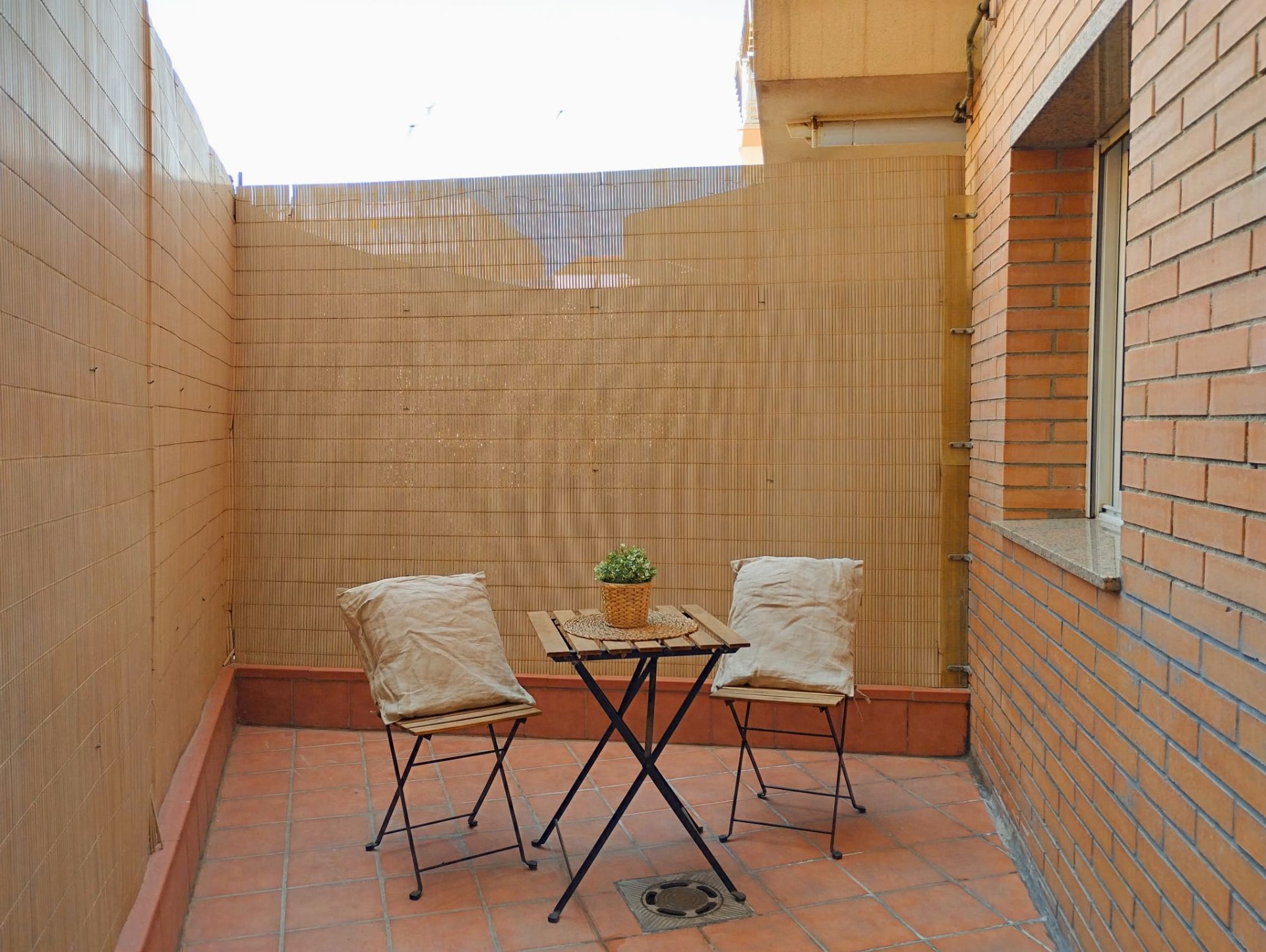 Terrassa de Pis en venda en Rubí amb Aire condicionat, Moblat i Forn