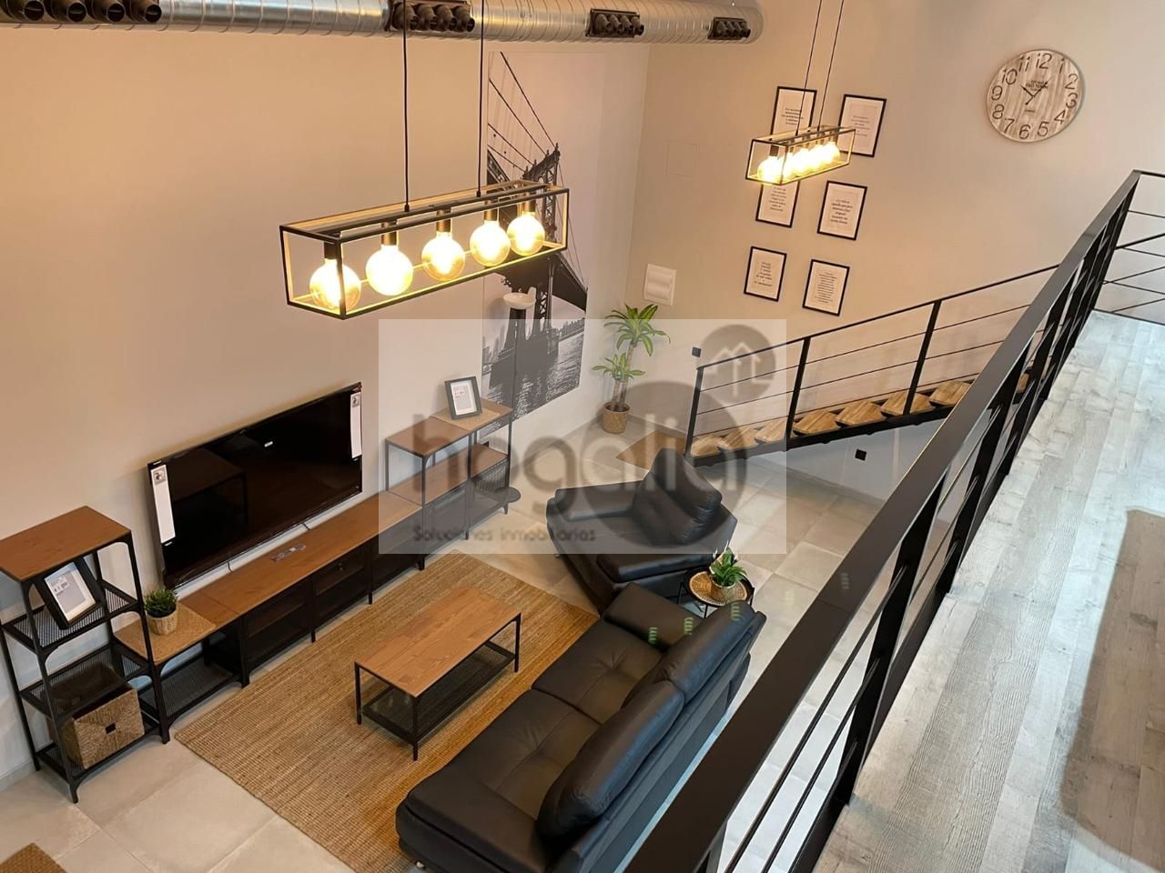 Living room of Duplex for sale in  Sevilla Capital  with Air Conditioner, Furnished and Community pool