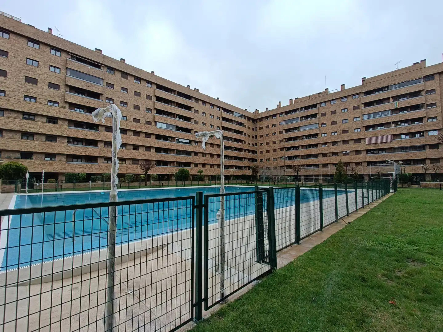 Piscina de Pis en venda en Seseña amb Calefacció, Parquet i Terrassa