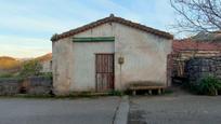 Vista exterior de Finca rústica en venda en Riotuerto amb Jardí privat