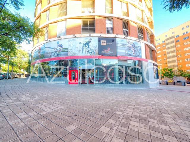 Local comercial en Venta en Avenida Ciudad de Matanzas en Paus - Poligono San Blas