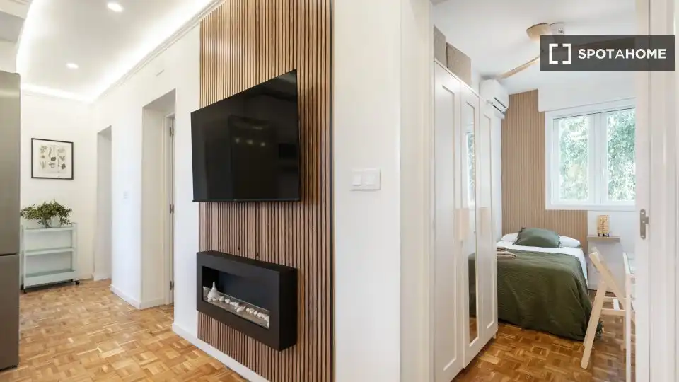 Apartament per a compartir en Madrid amb Aire condicionat, Terrassa i Moblat