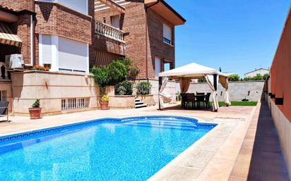 Piscina de Casa o xalet en venda en Cabanillas del Campo amb Aire condicionat, Calefacció i Jardí privat