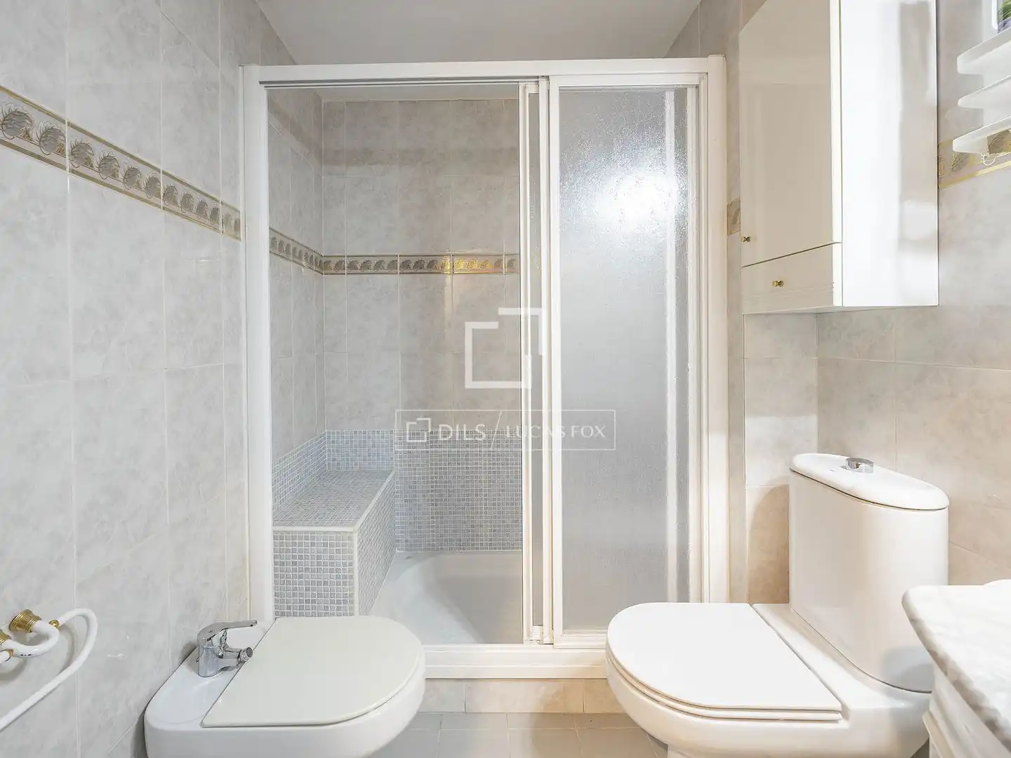 Badezimmer von Wohnung zum Verkauf in Valencia mit Klimaanlage, Möbliert und Balkon