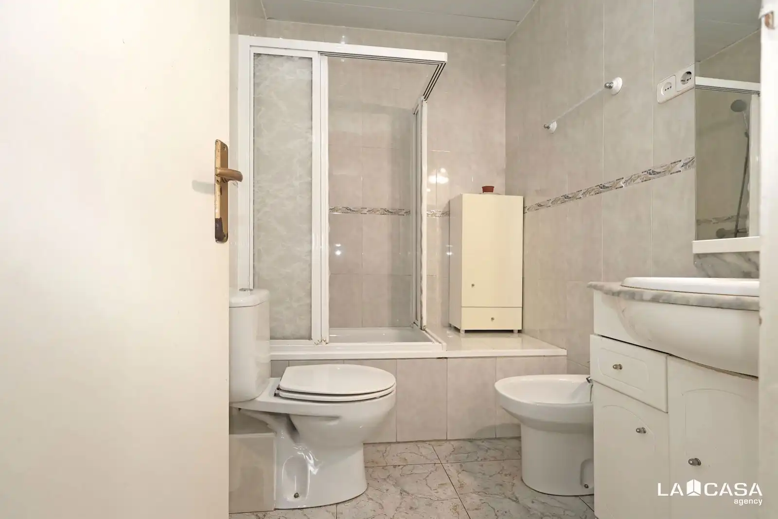 Baño de Piso en venta en Esplugues de Llobregat con Calefacción y Balcón