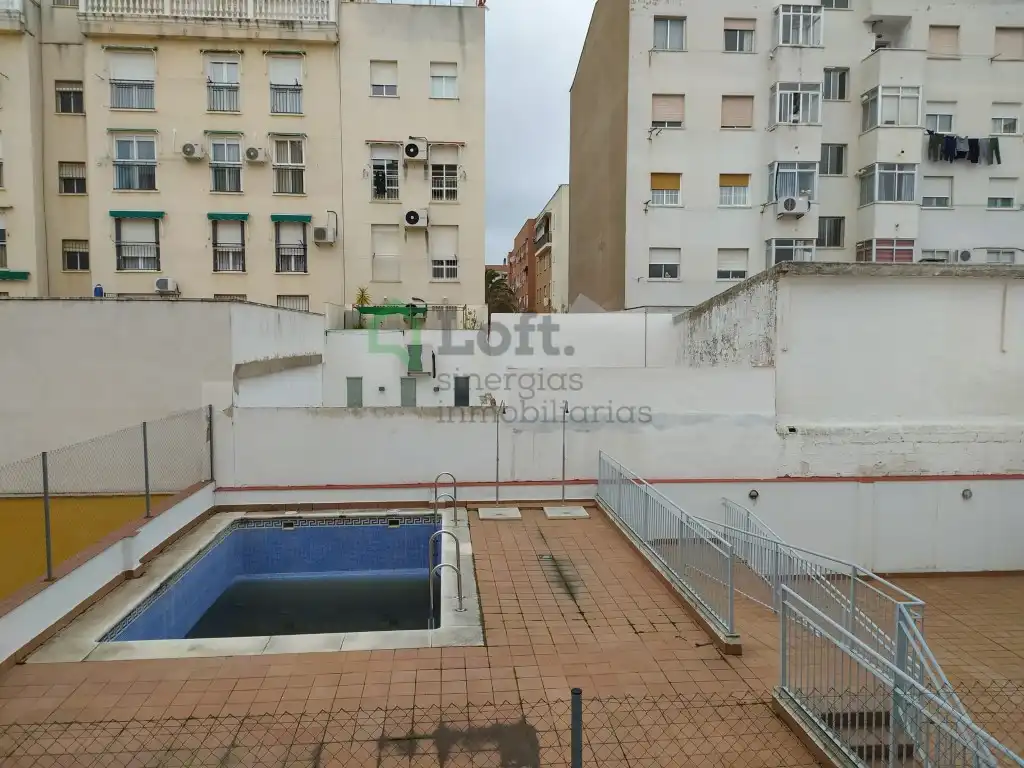 Vista exterior de Apartament en venda en Badajoz amb Aire condicionat, Rentadora i Microones