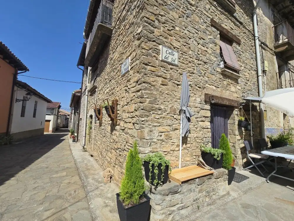 Houses for sale in Puente la Reina de Jaca  with Private garden