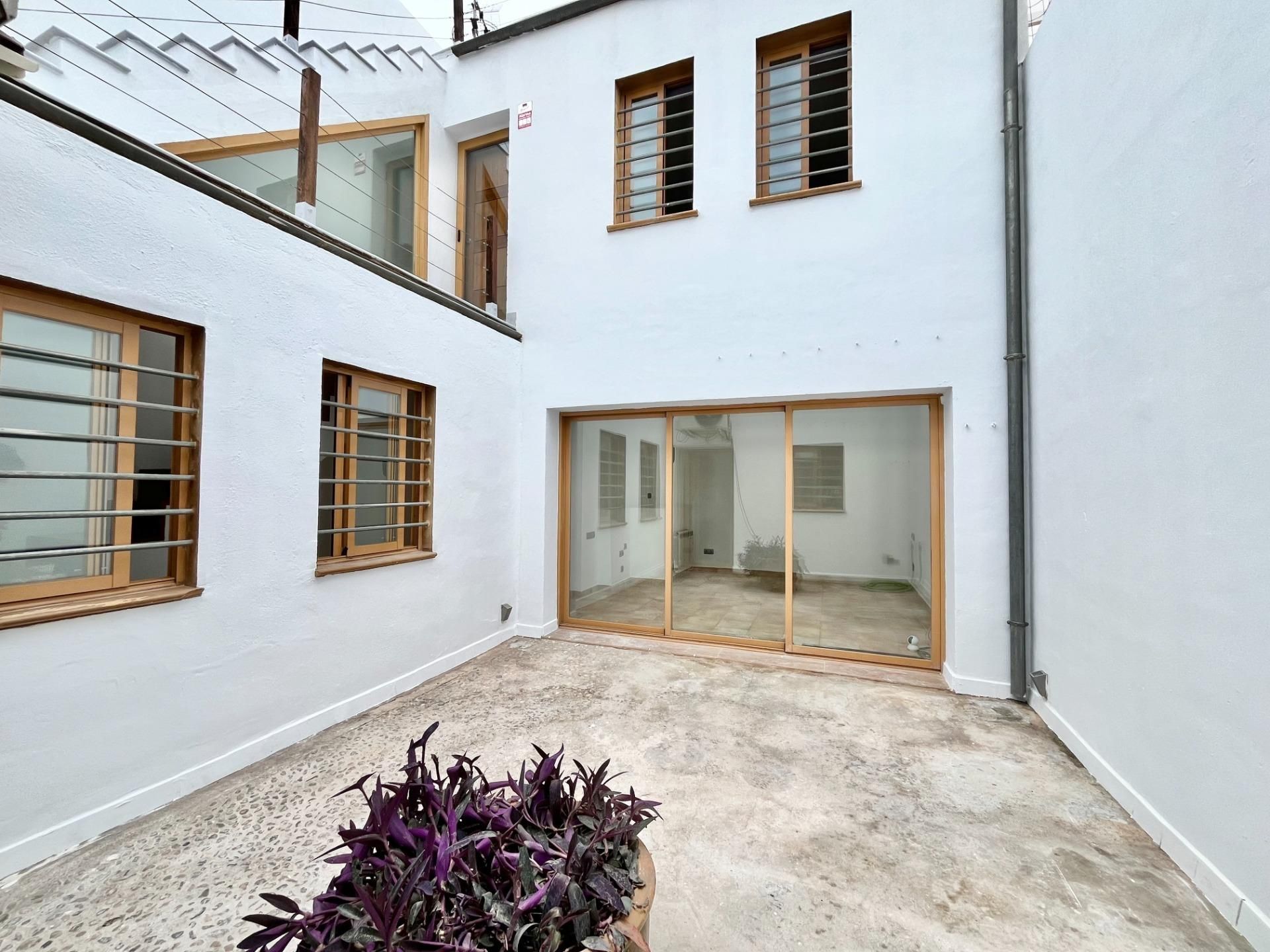 Vista exterior de Casa o xalet en venda en  Palma de Mallorca amb Aire condicionat, Calefacció i Jardí privat