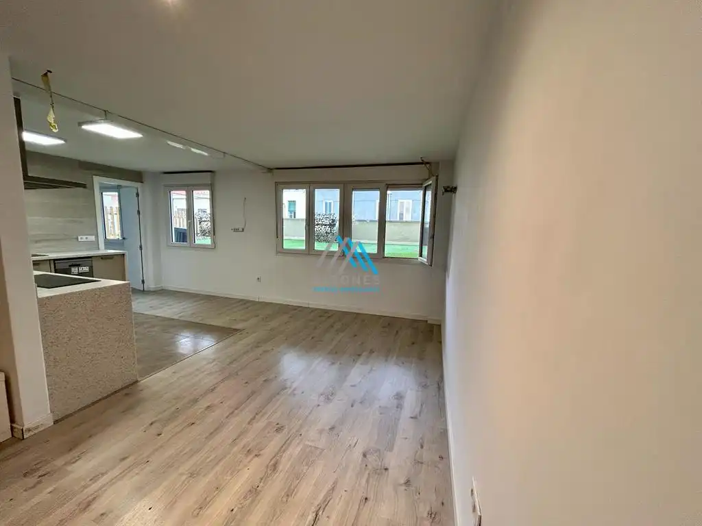Wohnung zum Verkauf in Santa Cristina d'Aro mit Heizung und Terrasse