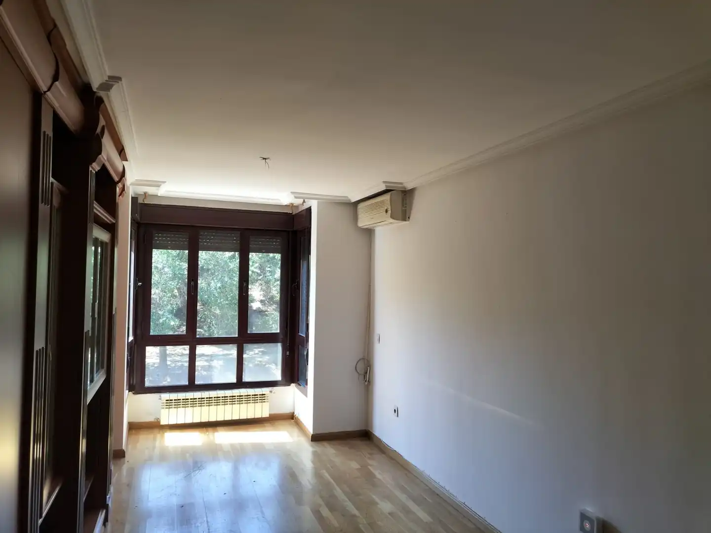 Habitación de Piso en venta en Madrid con Jardín privado, Trastero y Alarma