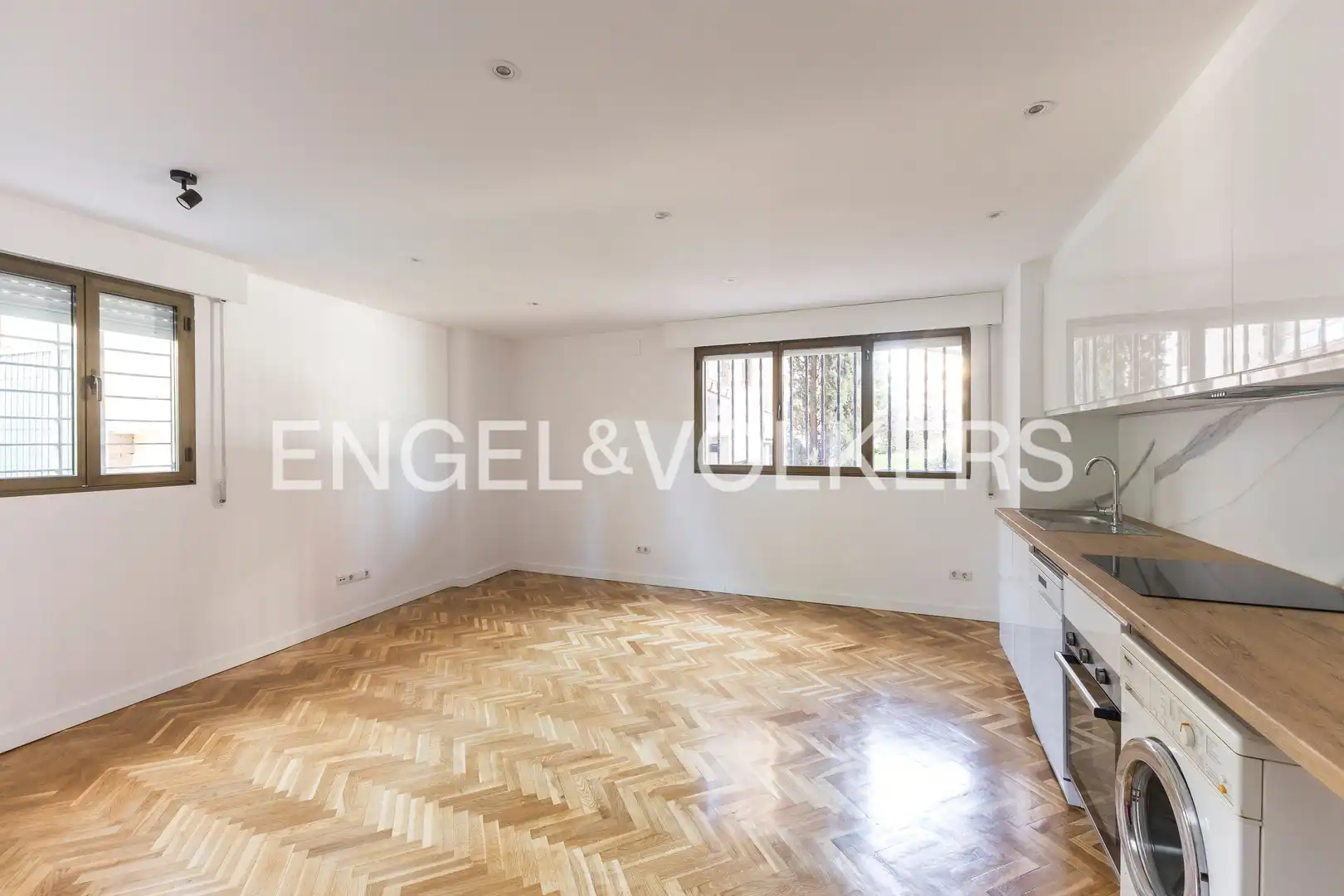 Sala de estar de Apartamento de alquiler en Madrid con Aire acondicionado, Calefacción y Parquet