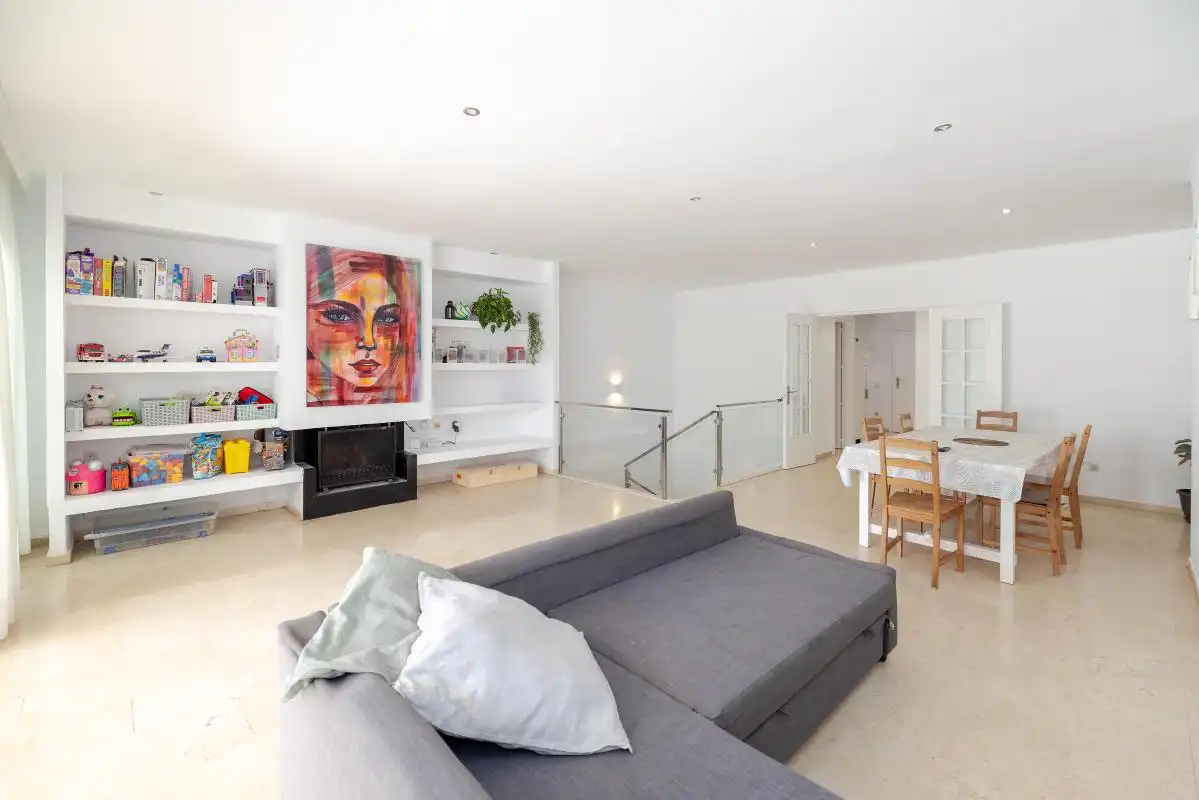 Sala d'estar de Dúplex en venda en Marbella amb Aire condicionat, Calefacció i Terrassa