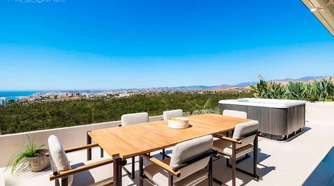 Ático de 3 dormitorios con gran terraza y vistas el mar cerca de Fuengirola