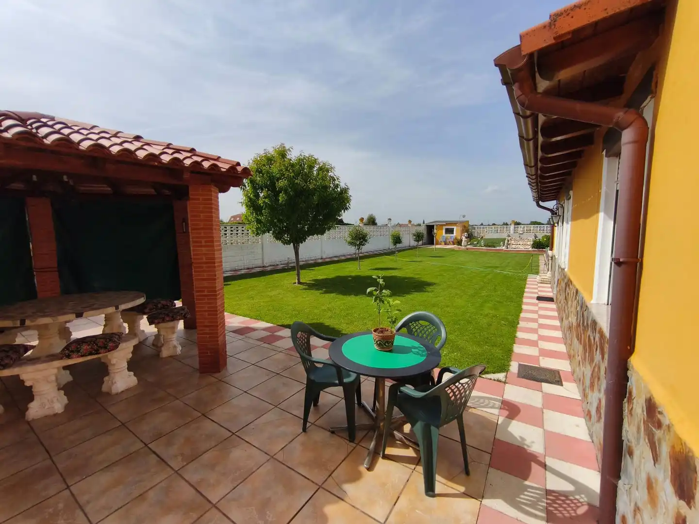 Terrassa de Casa o xalet en venda en San Andrés del Rabanedo amb Calefacció, Terrassa i Piscina