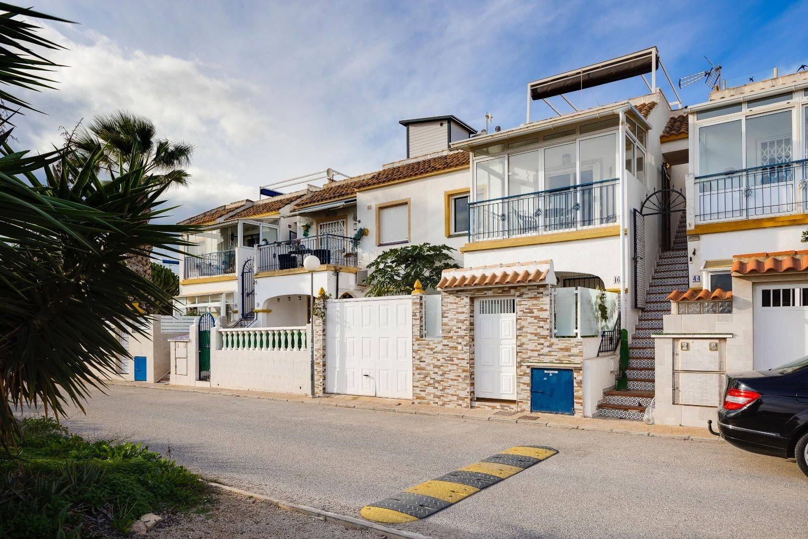 Exterior view of House or chalet for sale in Torrevieja  with Community pool