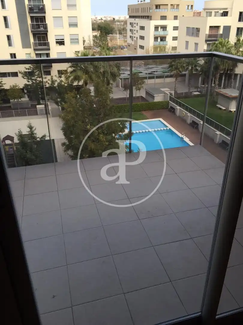Piscina de Pis de lloguer en Valencia amb Aire condicionat, Calefacció i Jardí privat