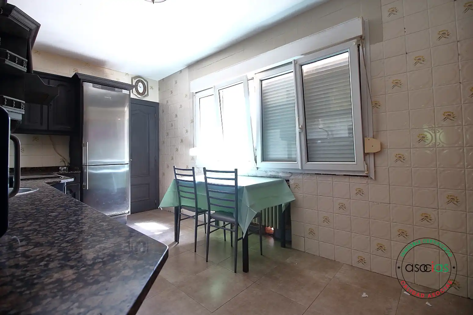 Cuina de Casa o xalet en venda en Gijón  amb Calefacció, Parquet i Moblat