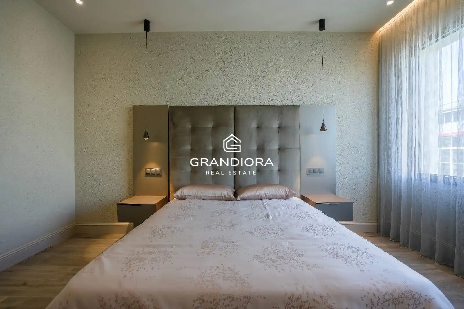 Dormitori de Apartament de lloguer en Badalona amb Aire condicionat, Calefacció i Moblat