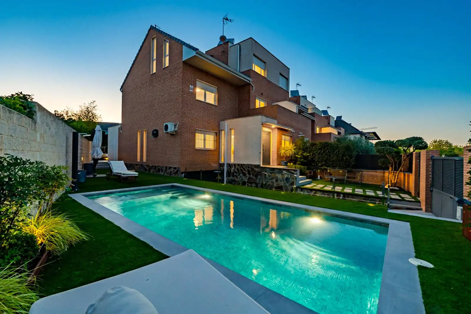 Piscina de Casa adosada en venta en Torrejón de la Calzada con Aire acondicionado, Calefacción y Terraza