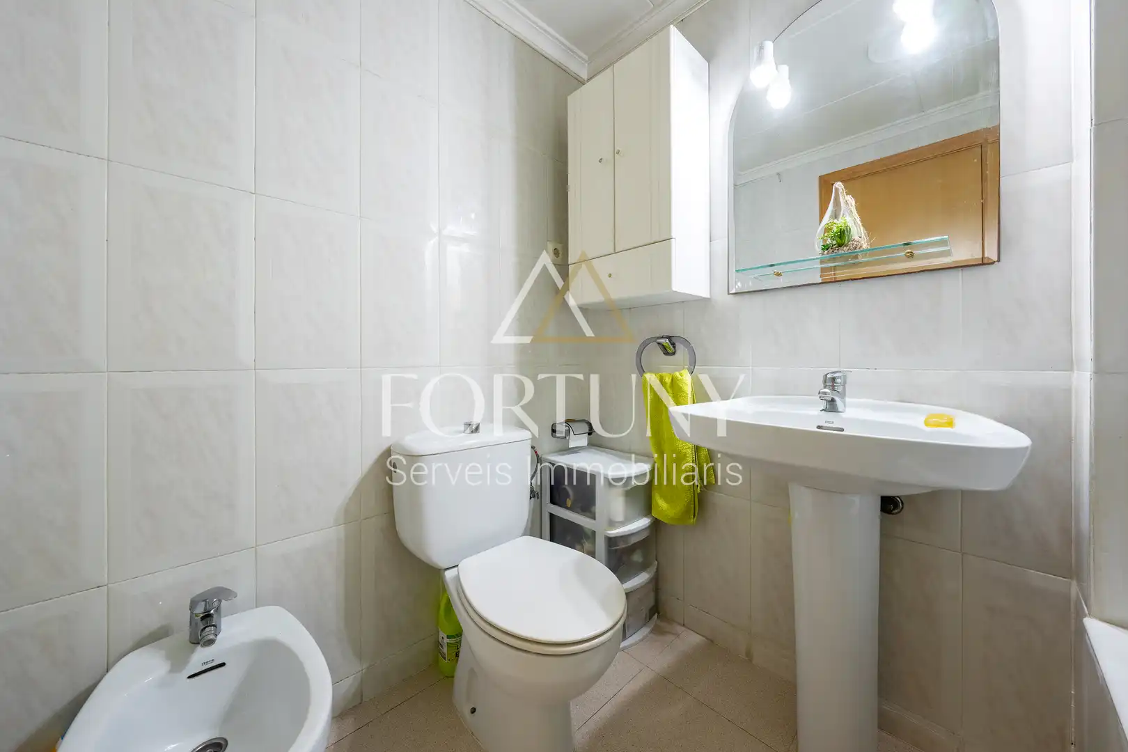 Bathroom of Flat for sale in Vinyols i els Arcs  with Air Conditioner, Swimming Pool and Balcony