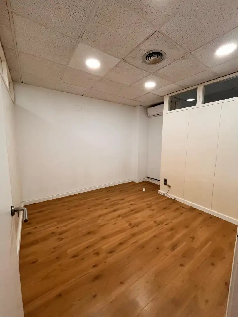 Local de lloguer en Terrassa amb Aire condicionat i Parquet