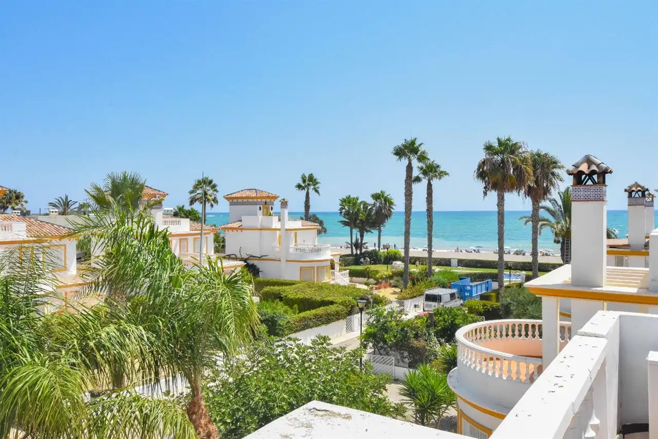 Vista exterior de Apartamento en venta en Vera con Piscina y Amueblado