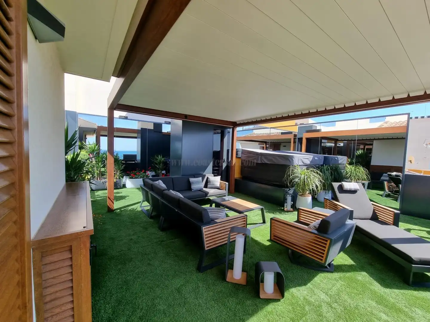 Terrasse von Wohnungen zum Verkauf in Torrevieja mit Klimaanlage, Heizung und Abstellraum