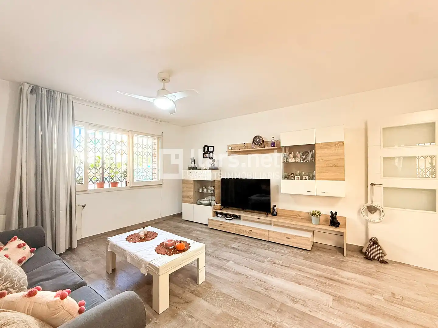 Sala de estar de Planta baja en venta en Vilanova i la Geltrú con Aire acondicionado y Calefacción