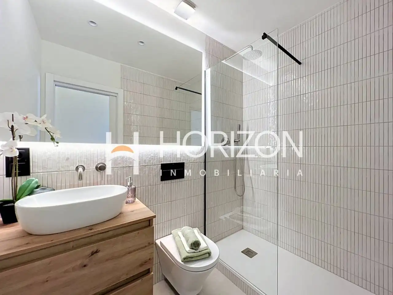 Badezimmer von Wohnung zum Verkauf in Barcelona mit Klimaanlage, Heizung und Möbliert