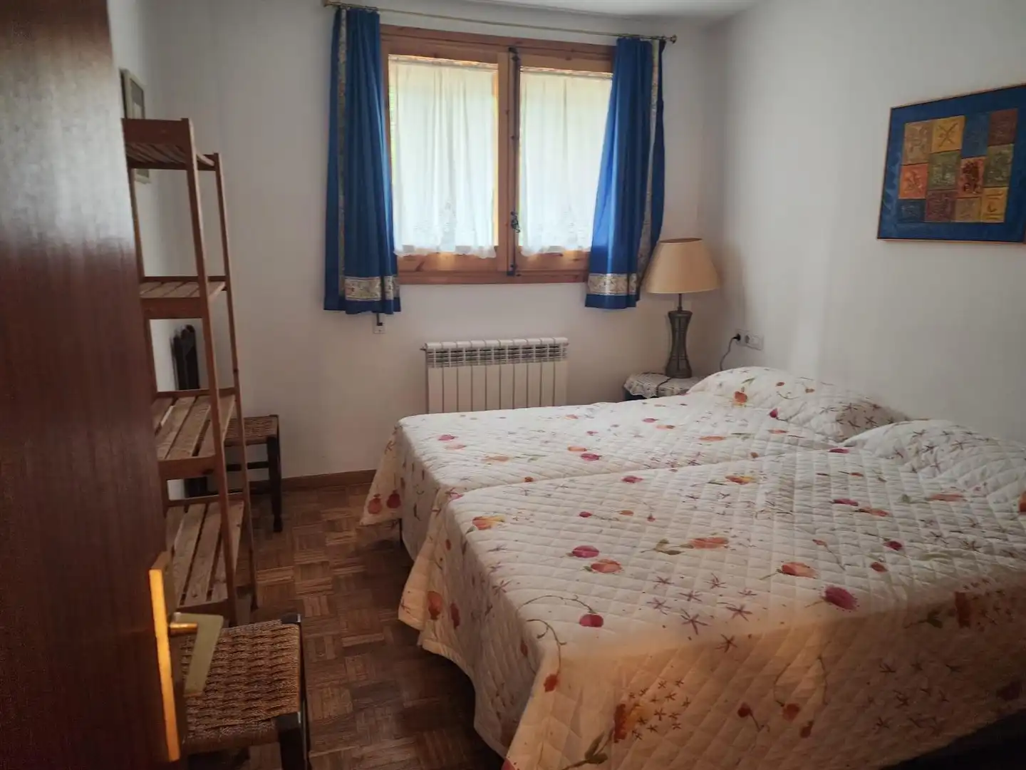Habitación de Piso de alquiler en Jaca con Calefacción, Jardín privado y Parquet