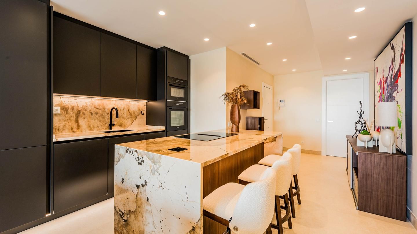 Cocina de Apartamento en venta en Estepona con Aire acondicionado, Calefacción y Jardín privado