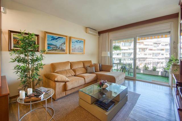 Piso en Venta en Avenida SARRIA, 157 en Barri de les Corts
