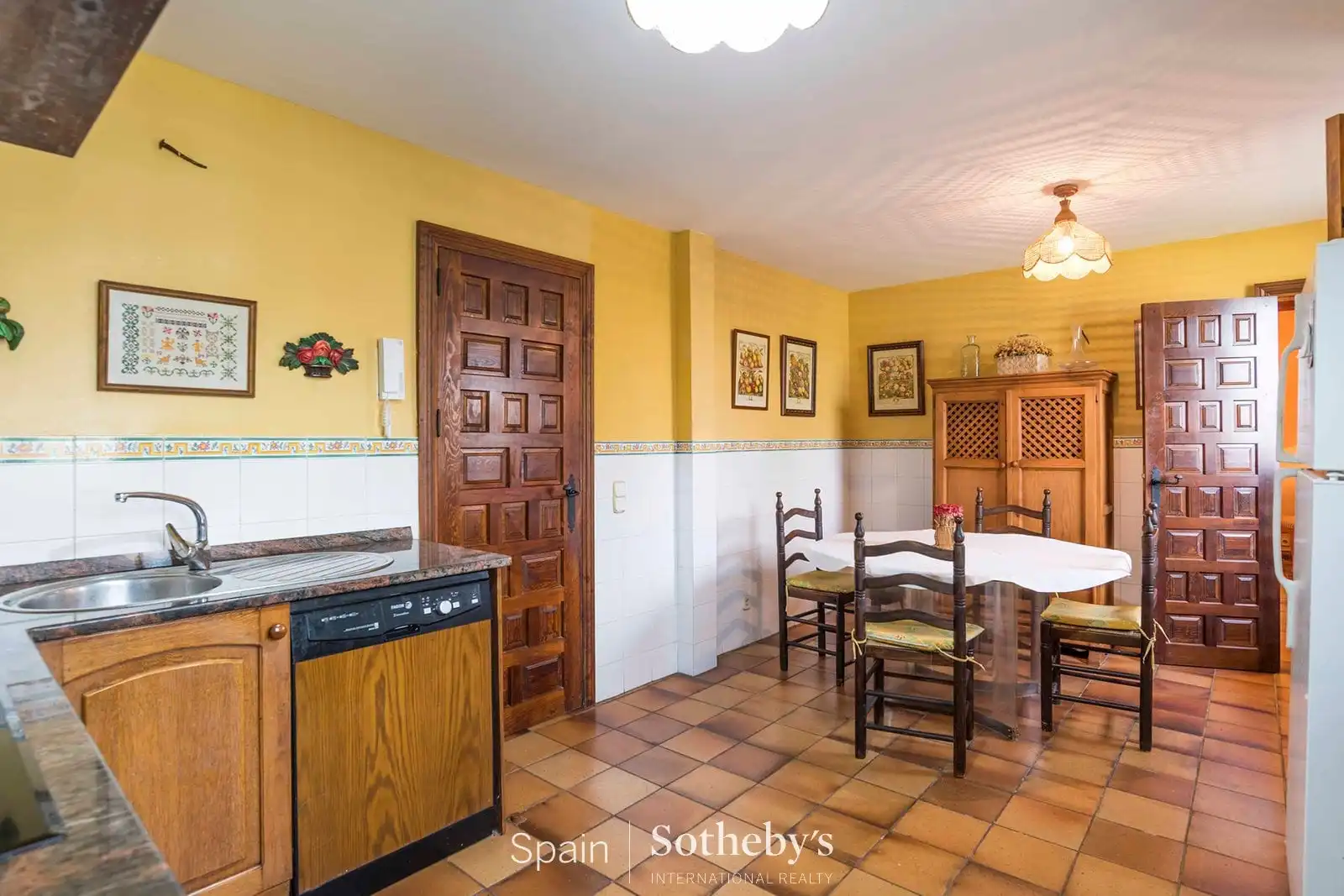 Cocina de Casa o chalet en venta en Sotosalbos con Aire acondicionado, Calefacción y Jardín privado