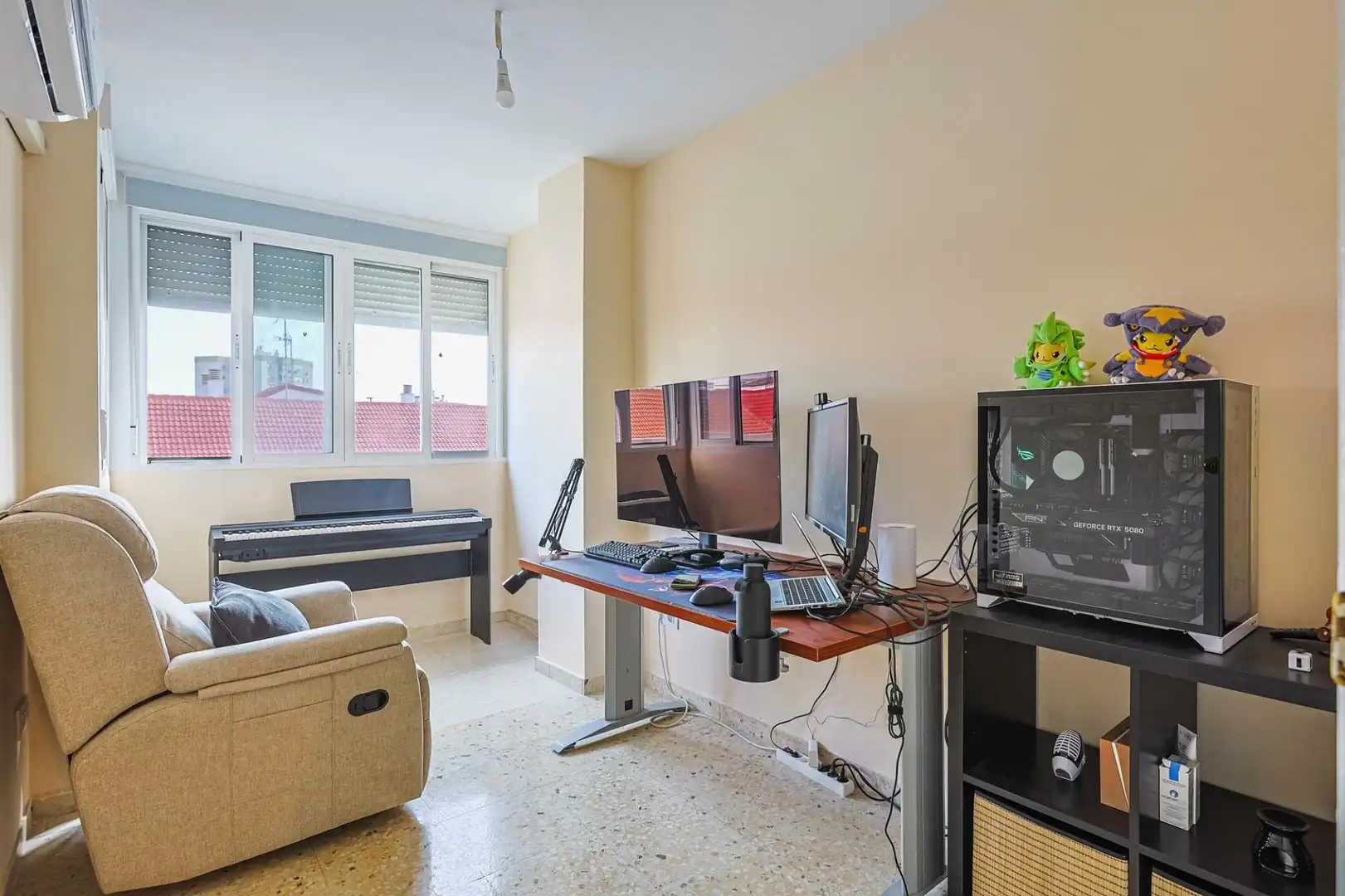 Sala d'estar de Pis en venda en Sevilla amb Aire condicionat